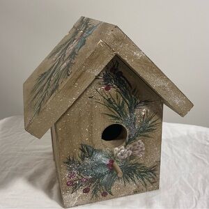 Beautiful Hand Painted and Signed Bayliss Bird House, Dated 8/2003